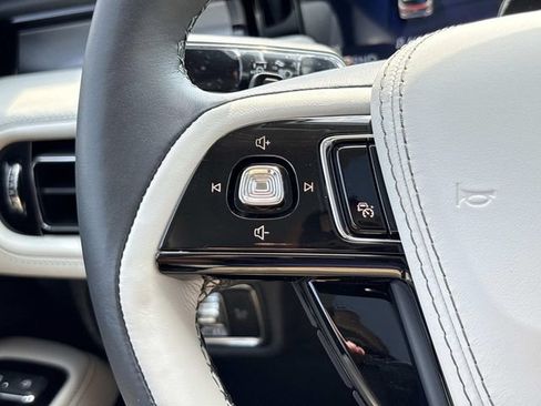 New 2026 Lincoln Aviator AWD w/ Jet Appearance Package image 25