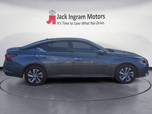 Used 2025 Nissan Altima 2.5 S FWD image 6
