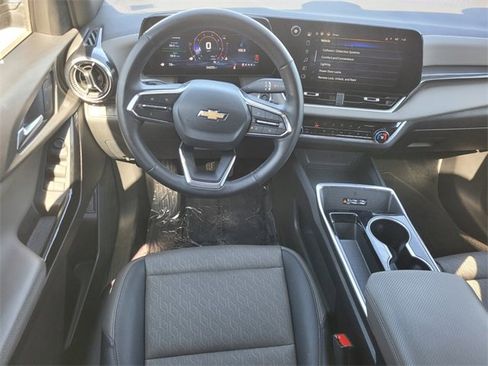 Used 2025 Chevrolet Equinox LT w/ Convenience Package II image 8