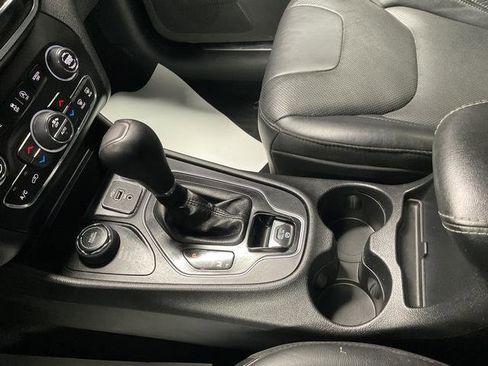 Used 2020 Jeep Cherokee Limited image 23