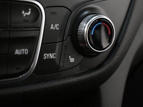 Used 2019 Chevrolet Equinox LT w/ Driver Convenience Package image 14