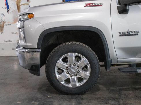 Used 2020 Chevrolet Silverado 2500 LTZ w/ LTZ Texas Edition image 15