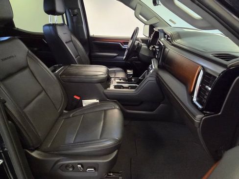 Used 2023 GMC Sierra 1500 Denali w/ Denali Reserve Package AWD/4WD image 17