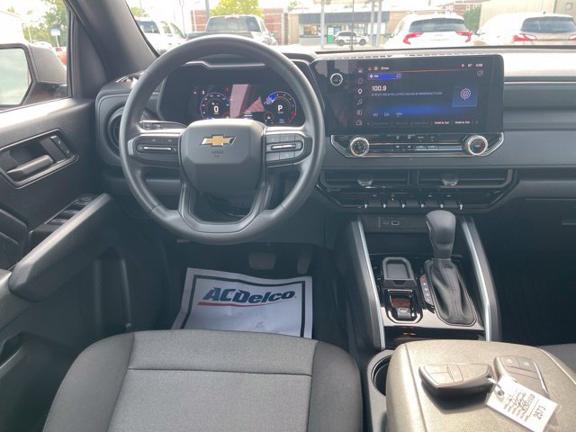 Used 2024 Chevrolet Colorado W/T w/ WT Convenience Package II RWD image 4