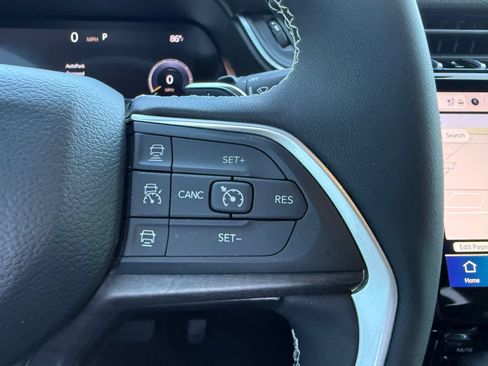 Used 2024 Jeep Grand Cherokee Limited w/ Luxury Tech Group II AWD/4WD image 19