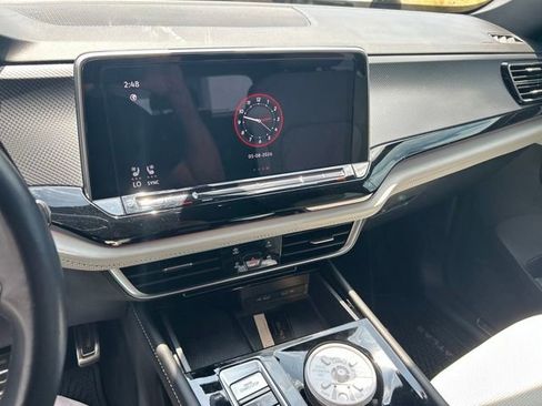 Used 2024 Volkswagen Atlas Cross Sport SEL Premium R-Line AWD/4WD image 15