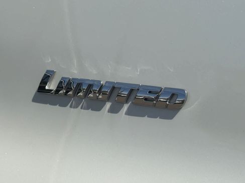 Used 2023 Toyota 4Runner Limited AWD/4WD image 9