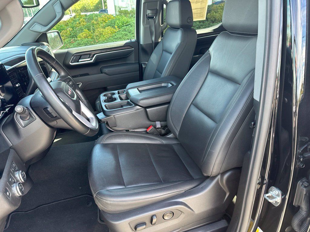 Used 2026 GMC Sierra 1500 SLT AWD/4WD image 12