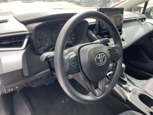 Used 2025 Toyota Corolla LE FWD image 18
