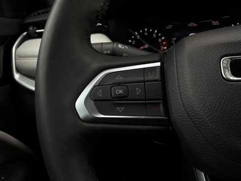 Used 2025 Jeep Compass Limited AWD/4WD image 36