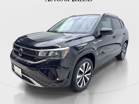 Used 2023 Volkswagen Taos SE AWD/4WD image 2