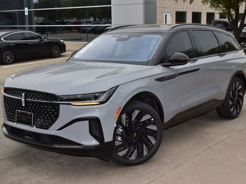New 2026 Lincoln Nautilus Reserve w/ Jet Appearance Package AWD/4WD image 19