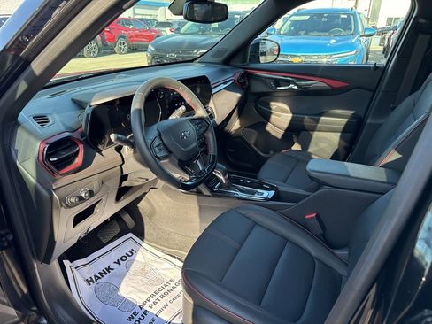 Used 2025 Chevrolet TrailBlazer RS w/ Convenience Package image 16