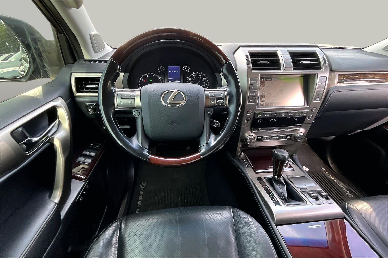 Used 2018 Lexus GX 460 Premium w/ Premium Package AWD/4WD image 6