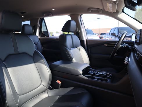 Used 2025 Honda Pilot EX-L image 29