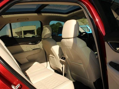 Used 2022 Buick Envision Avenir w/ Technology Package II image 11