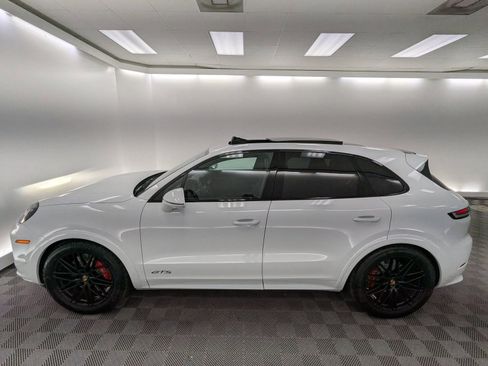 New 2026 Porsche Cayenne GTS image 2