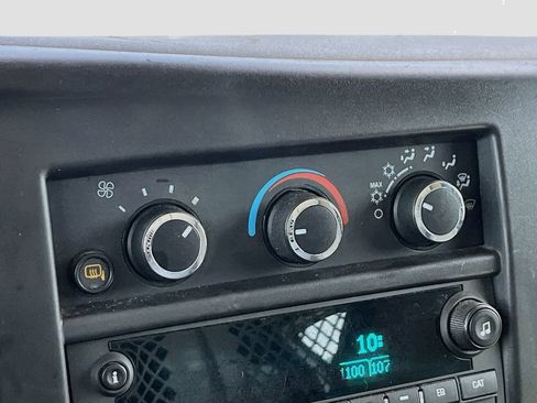 Used 2024 Chevrolet Express 2500 w/ Driver Convenience Package RWD image 15