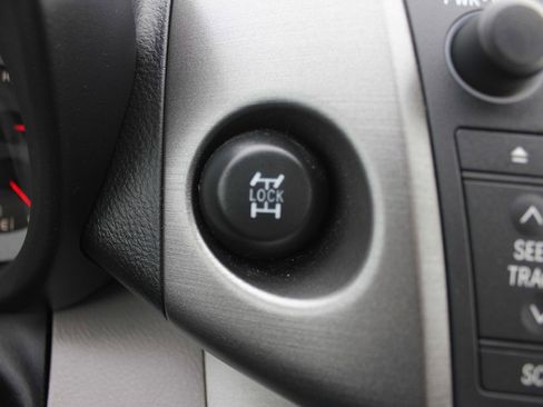 Used 2009 Toyota RAV4 4WD image 17