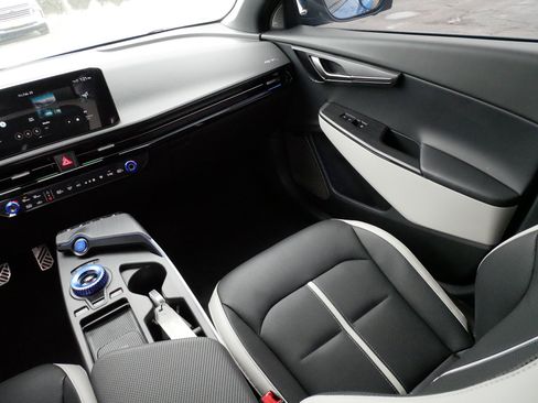 Used 2025 Kia EV6 GT-Line image 11