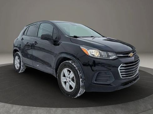 Used 2020 Chevrolet Trax LS w/ Tint and Cruise Package AWD/4WD image 1