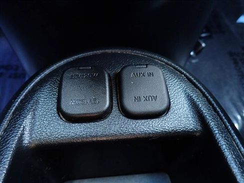 Used 2011 MAZDA MAZDA2 Sport FWD image 19
