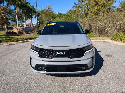 Used 2023 Kia Sorento SX image 2