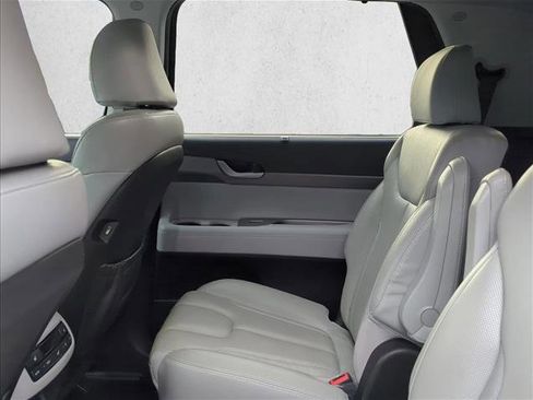 Used 2021 Hyundai Palisade SEL w/ Premium Package image 17