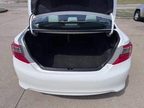 Used 2014 Toyota Camry LE image 21