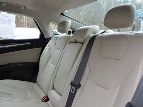 Used 2015 Ford Fusion Titanium image 18