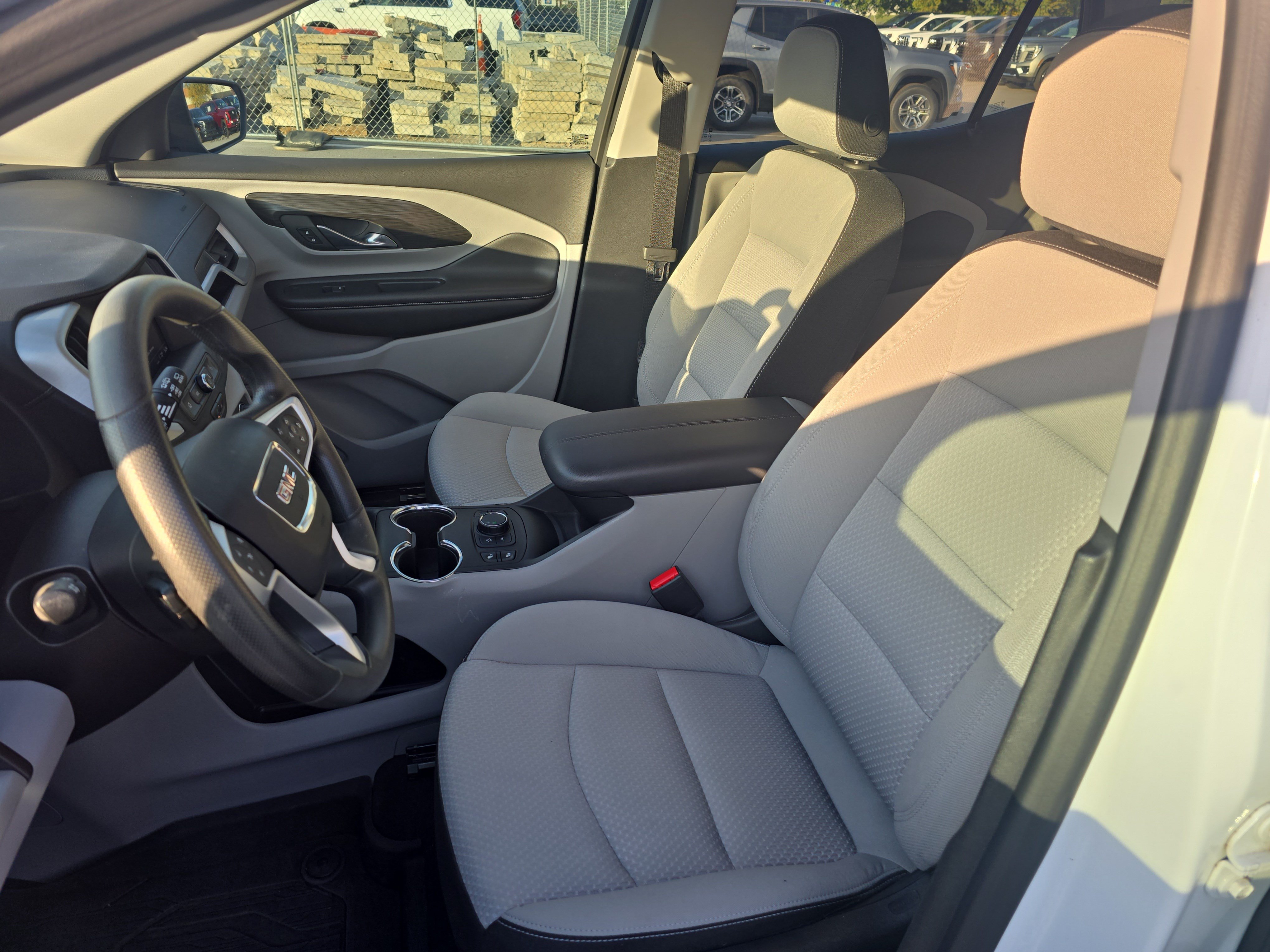 Used 2023 GMC Terrain SLE w/ Driver Convenience Package FWD image 14