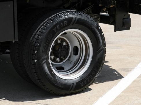 Used 2019 Ford F350 XL w/ Power Equipment Group image 47