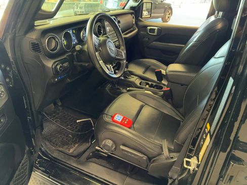 Used 2021 Jeep Wrangler Unlimited Sahara image 5