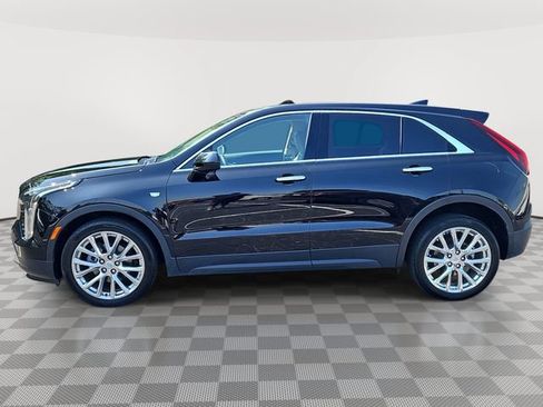Certified 2022 Cadillac XT4 Luxury w/ Cold Weather Package FWD image 3