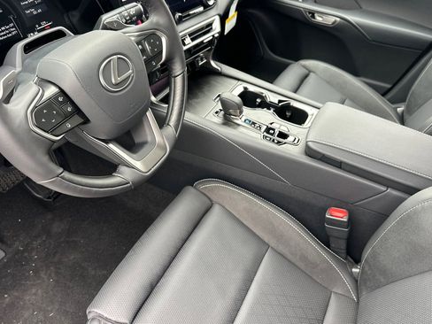 New 2026 Lexus RX 450h AWD image 11