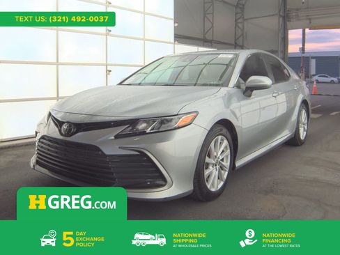 Used 2022 Toyota Camry LE image 1