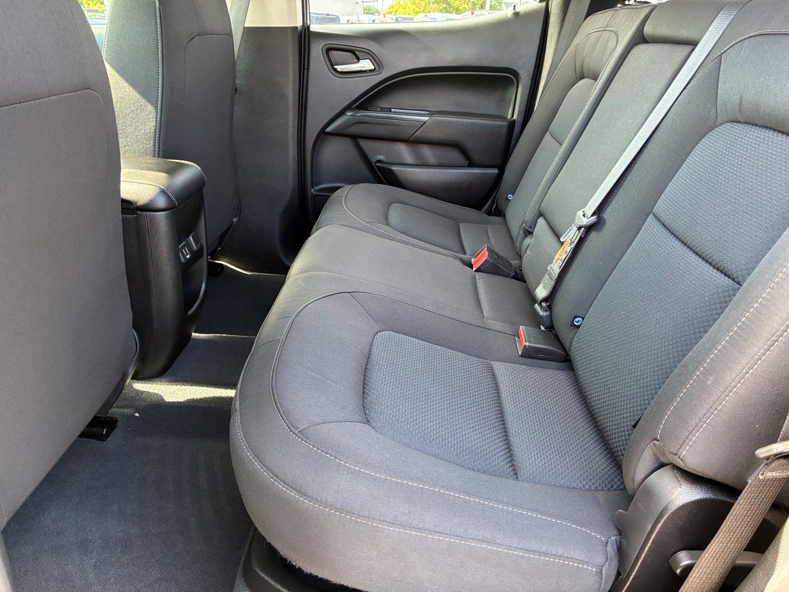 Used 2022 Chevrolet Colorado LT RWD image 18