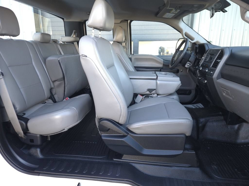 Used 2017 Ford F250 XL w/ Power Equipment Group AWD/4WD image 18