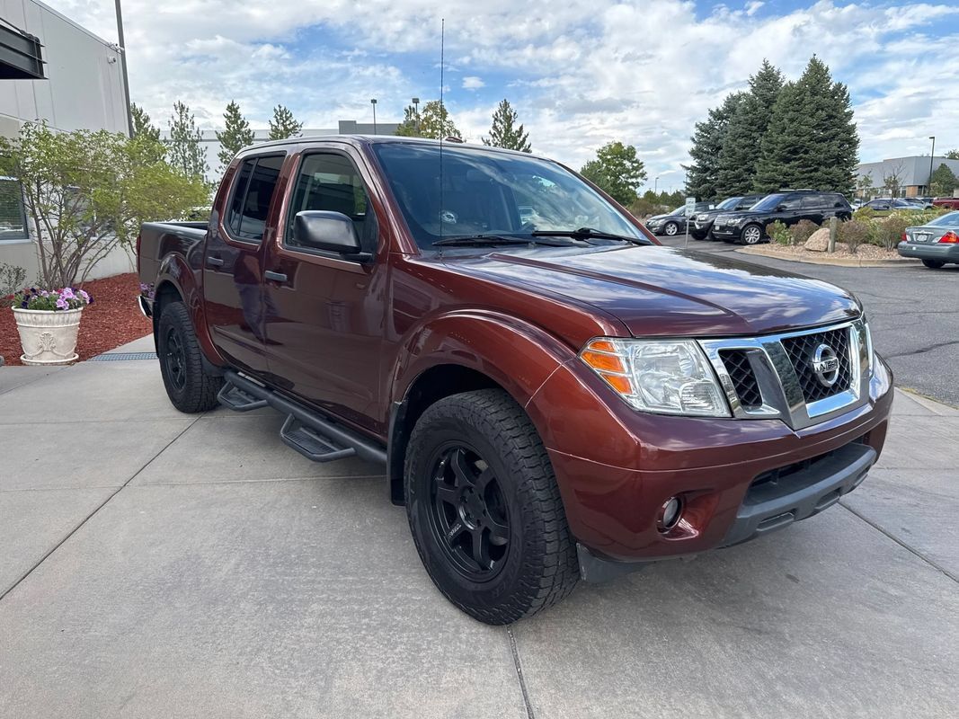Used 2017 Nissan Frontier SV w/ SV Value Truck Package AWD/4WD image 4