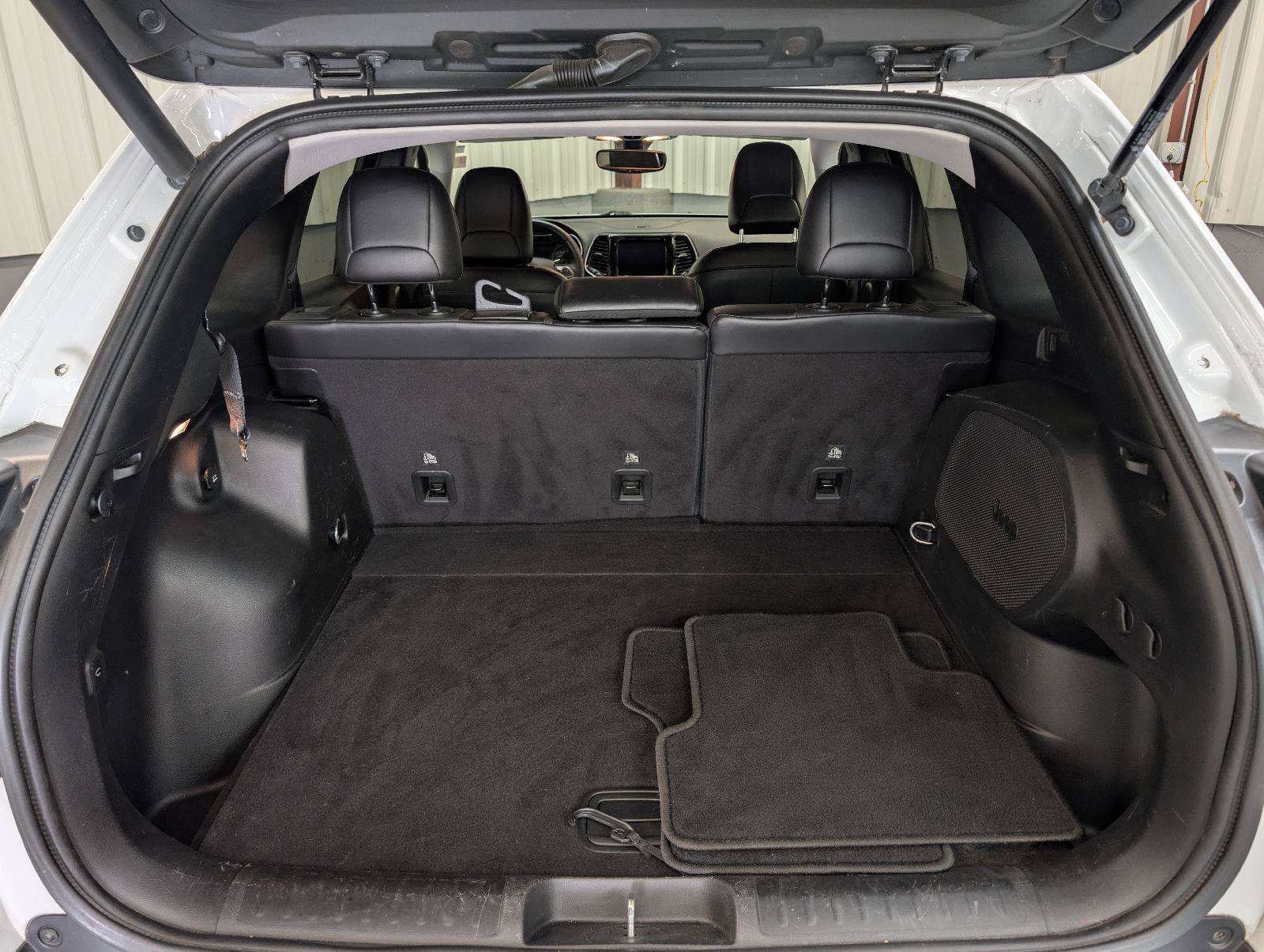 Used 2019 Jeep Cherokee Limited FWD image 43