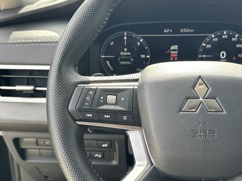 Used 2023 Mitsubishi Outlander SEL image 30