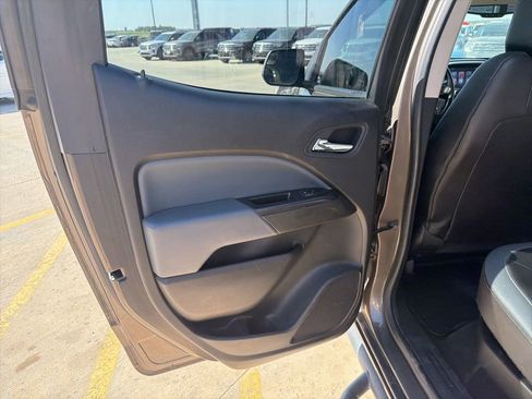 Used 2016 Chevrolet Colorado Z71 w/ LPO, Gearon Bar Package AWD/4WD image 20