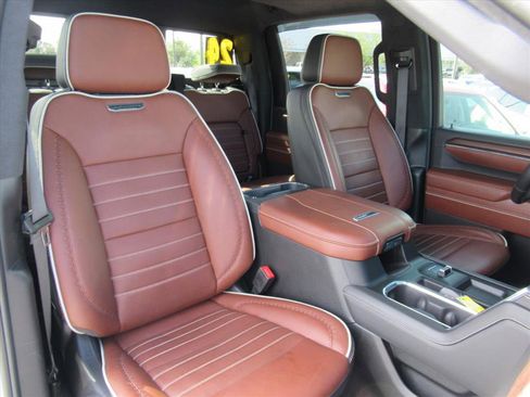 Used 2024 GMC Sierra 2500 Denali Ultimate w/ Max Trailering Package image 7