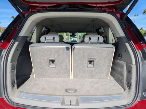 Used 2021 Cadillac XT6 Premium Luxury image 10