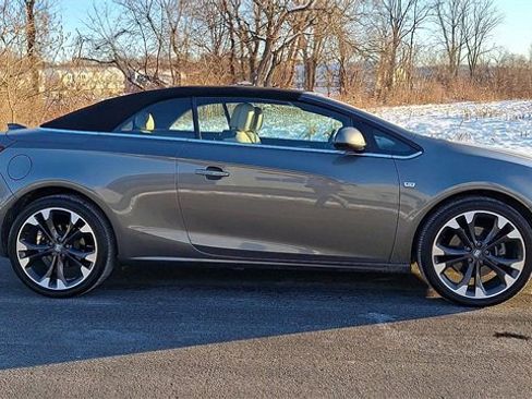 Used 2019 Buick Cascada Premium image 9