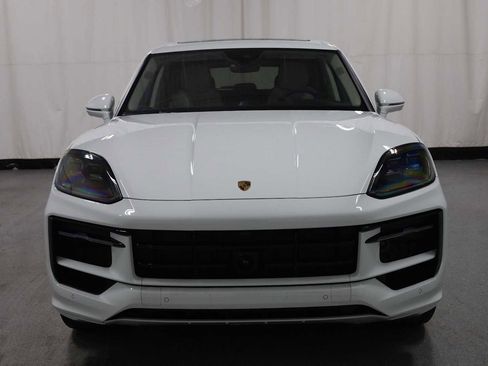 New 2025 Porsche Cayenne GTS image 14