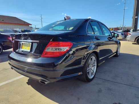 Used 2010 Mercedes-Benz C 300 Sedan image 4