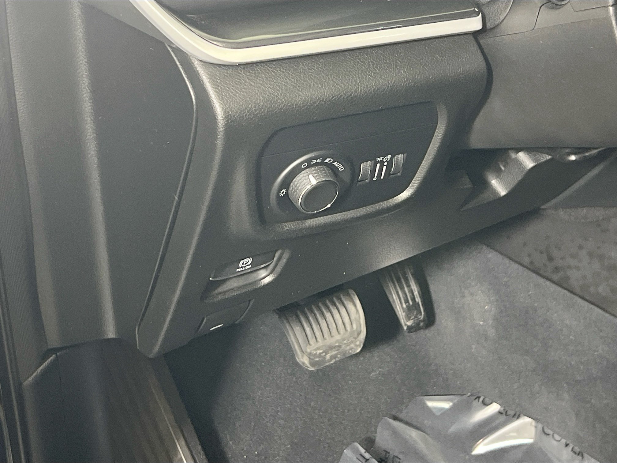 Used 2023 Jeep Grand Cherokee Altitude AWD/4WD image 10