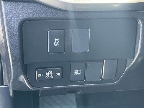 Used 2022 Toyota Tacoma SR5 w/ Technology Package RWD image 17