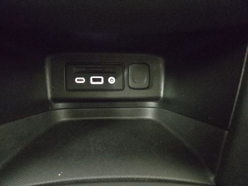 Certified 2022 Chevrolet Equinox RS w/ Infotainment Package image 28